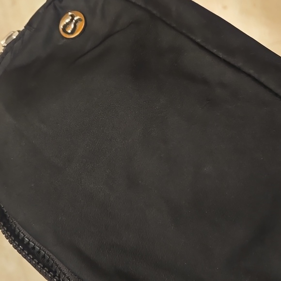 Lululemon Black Everywhere Belt Bag - Picture 10 of 11